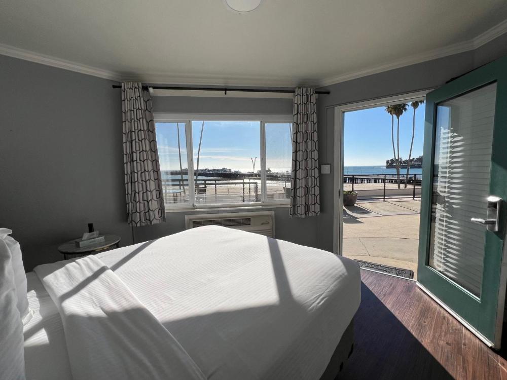 Room image 3